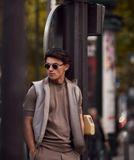 WOODROW OGER - TAUPE