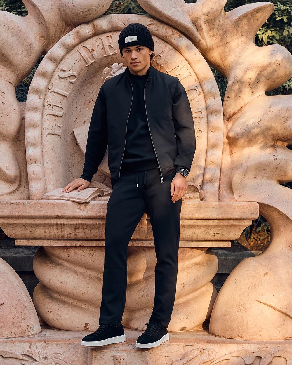 WOODROW WAYNE - BLACK