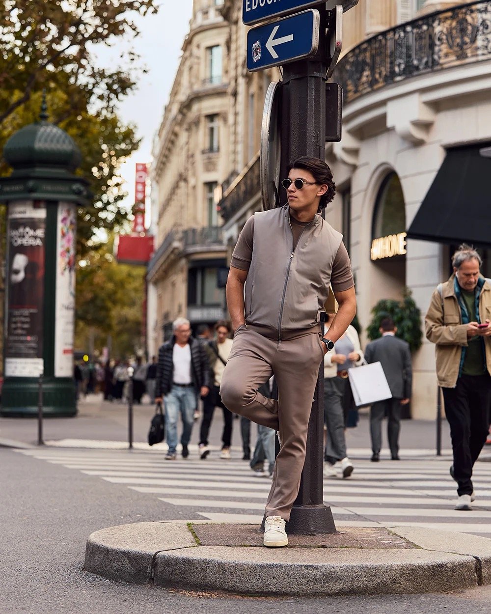 WOODROW WAYNE - TAUPE