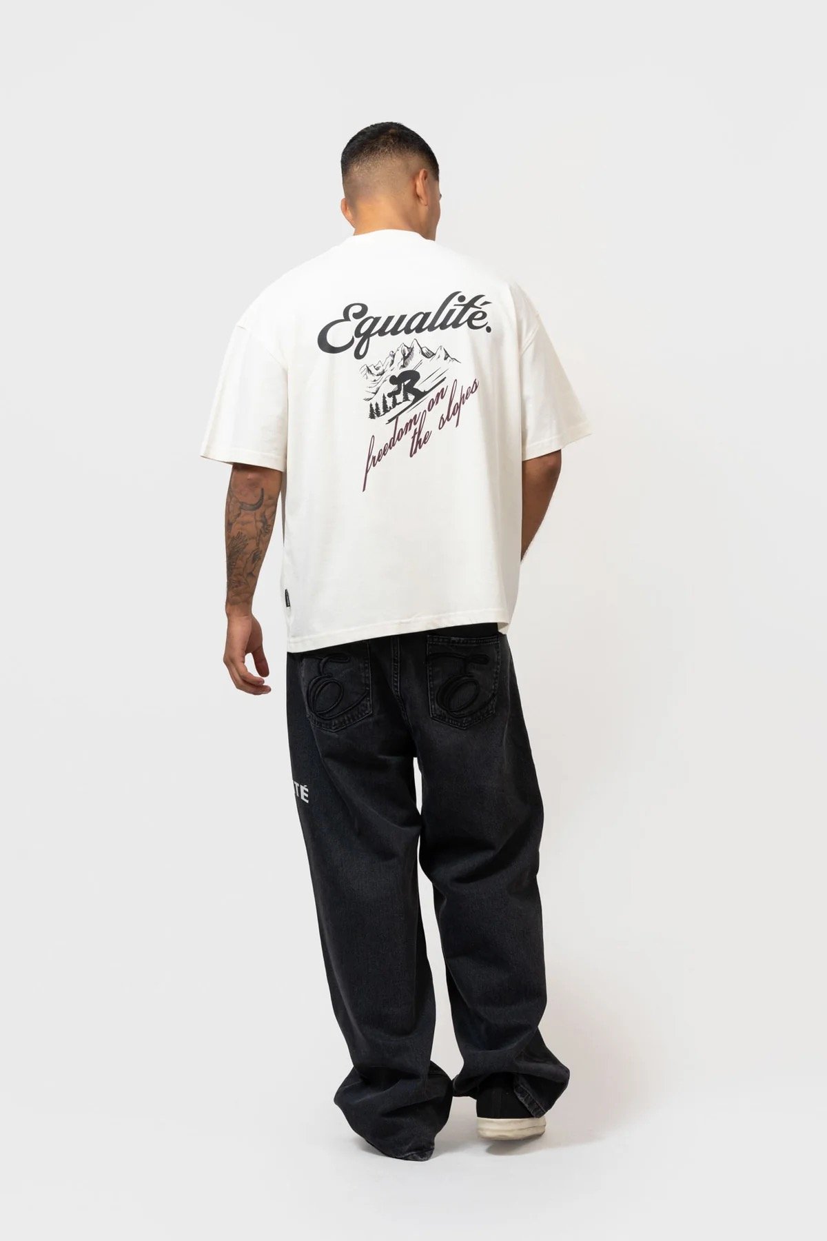 EQUALITÉ: MAX BOXY TEE OFF-WHITE