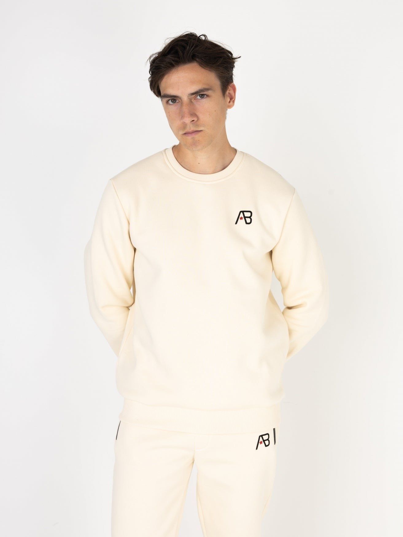 AB LIFESTYLE: Basic Crewneck White Swan