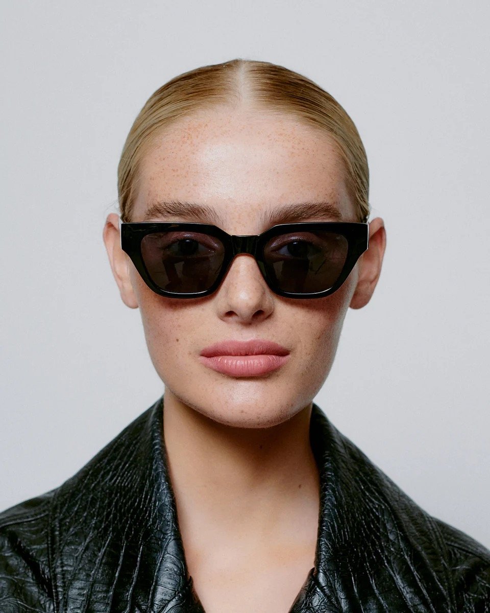 A.KJAERBEDE: KAWS - BLACK