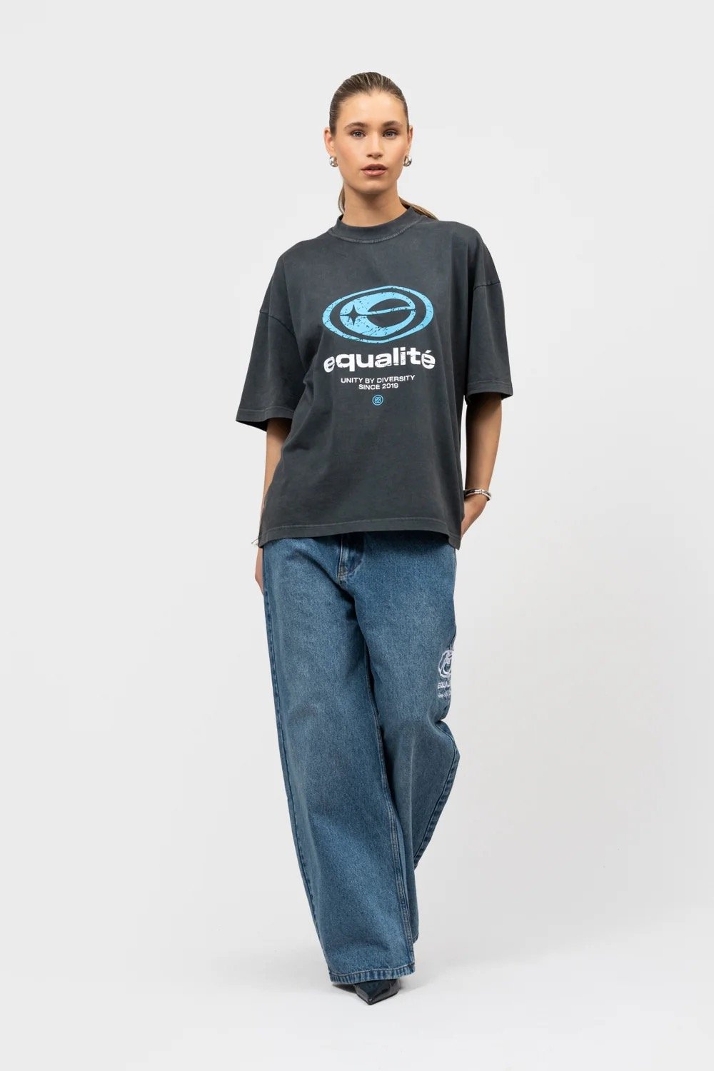 EQUALITÉ ELAN BOXY FIT TEE WASHED GREY