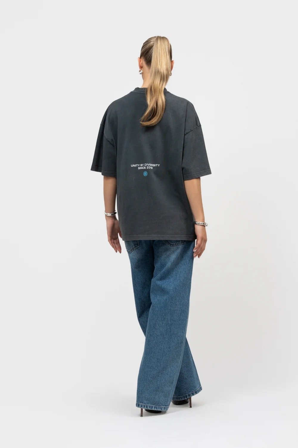 EQUALITÉ ELAN BOXY FIT TEE WASHED GREY