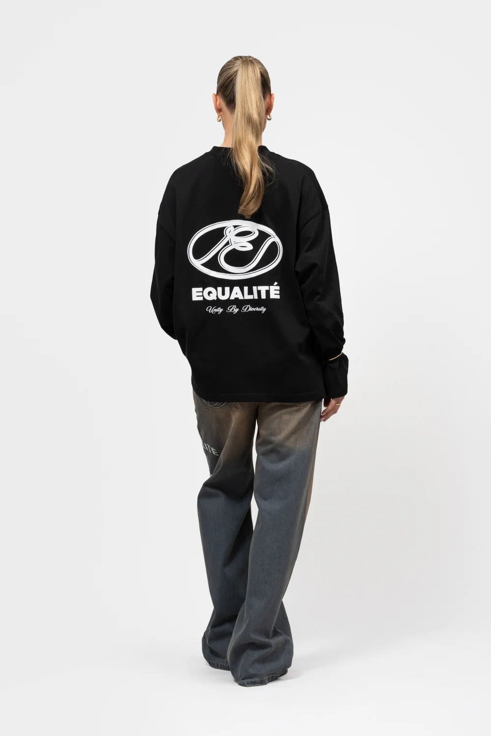 EQUALITÉ ARID OVERSIZED LONGSLEEVE TEE BLACK