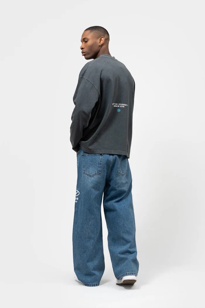 EQUALITÉ ELAN OVERSIZED LONGSLEEVE TEE WASHED GREY