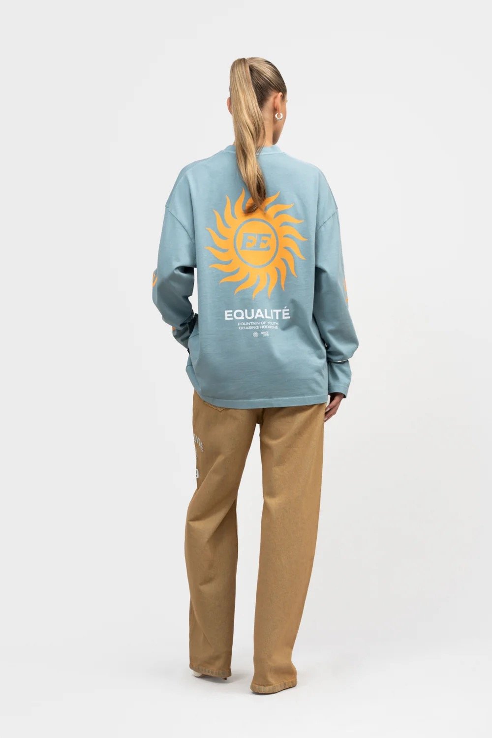EQUALITÉ SUNNY OVERSIZED LONGSLEEVE TEE WASHED LIGHT BLUE