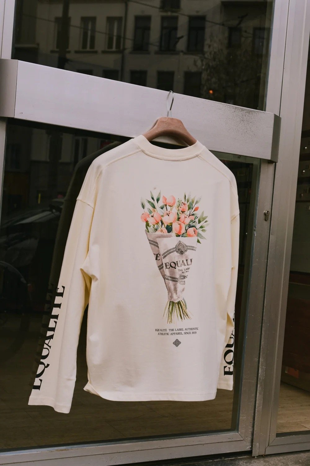 EQUALITÉ BOUQUET LONGSLEEVE TEE OFF-WHITE