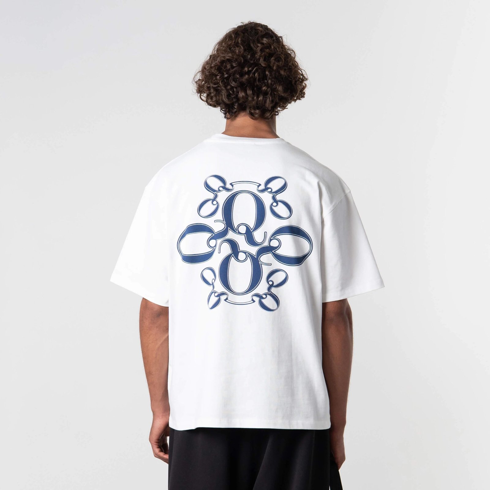 QUOTRELL INSIGNIA TEE | WHITE/BLUE