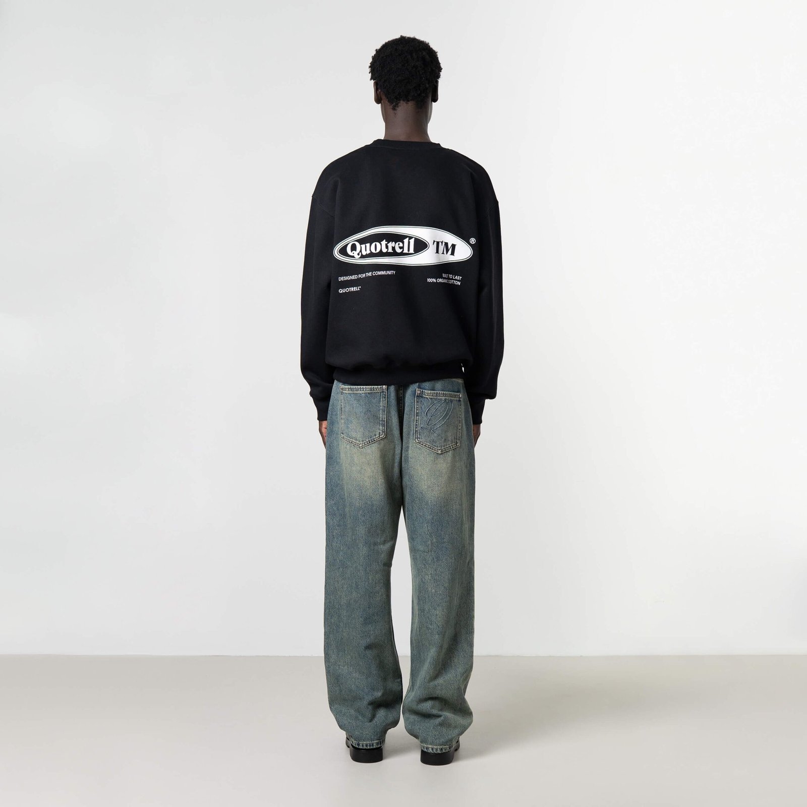 QUOTRELL EMBLEM CREWNECK | BLACK/WHITE