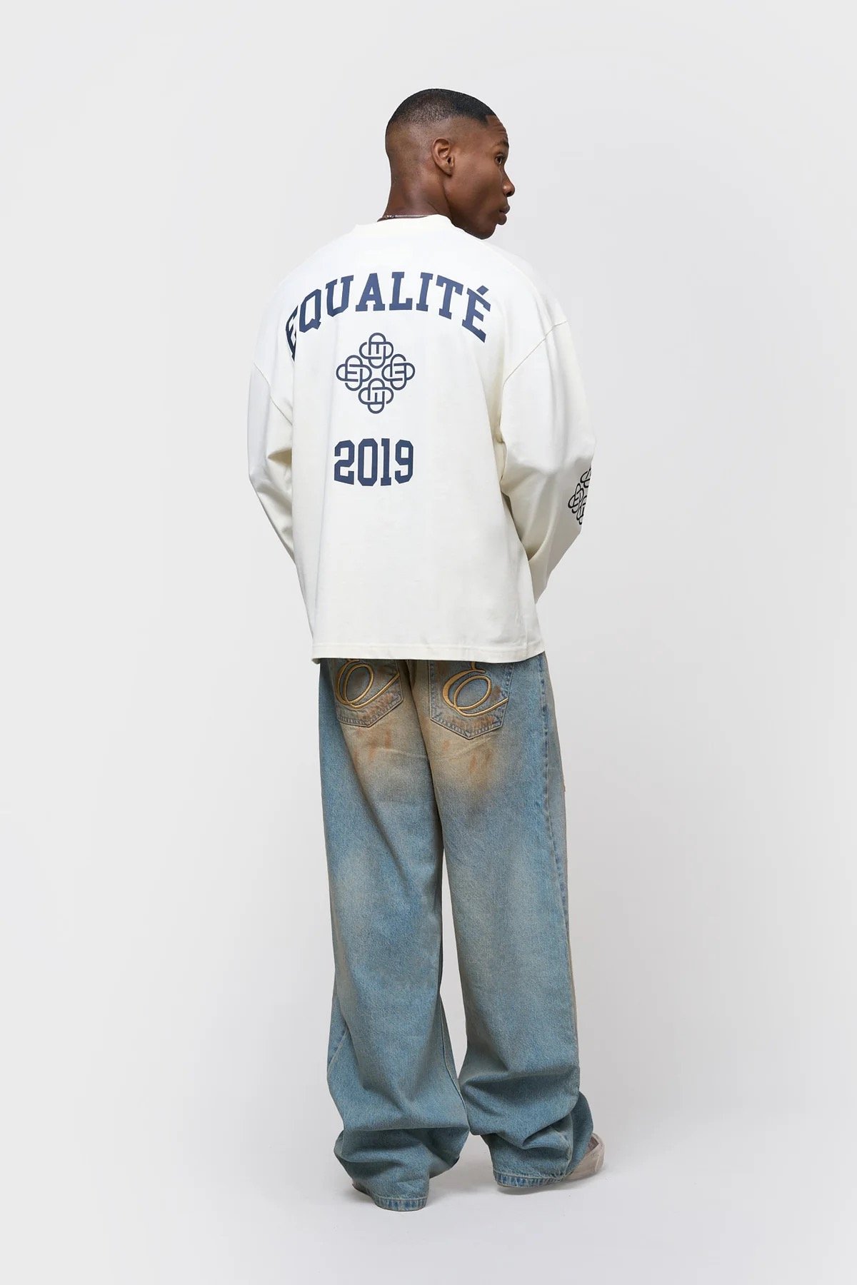 EQUALITÉ ISA OVERSIZED LONGSLEEVE TEE OFF-WHITE