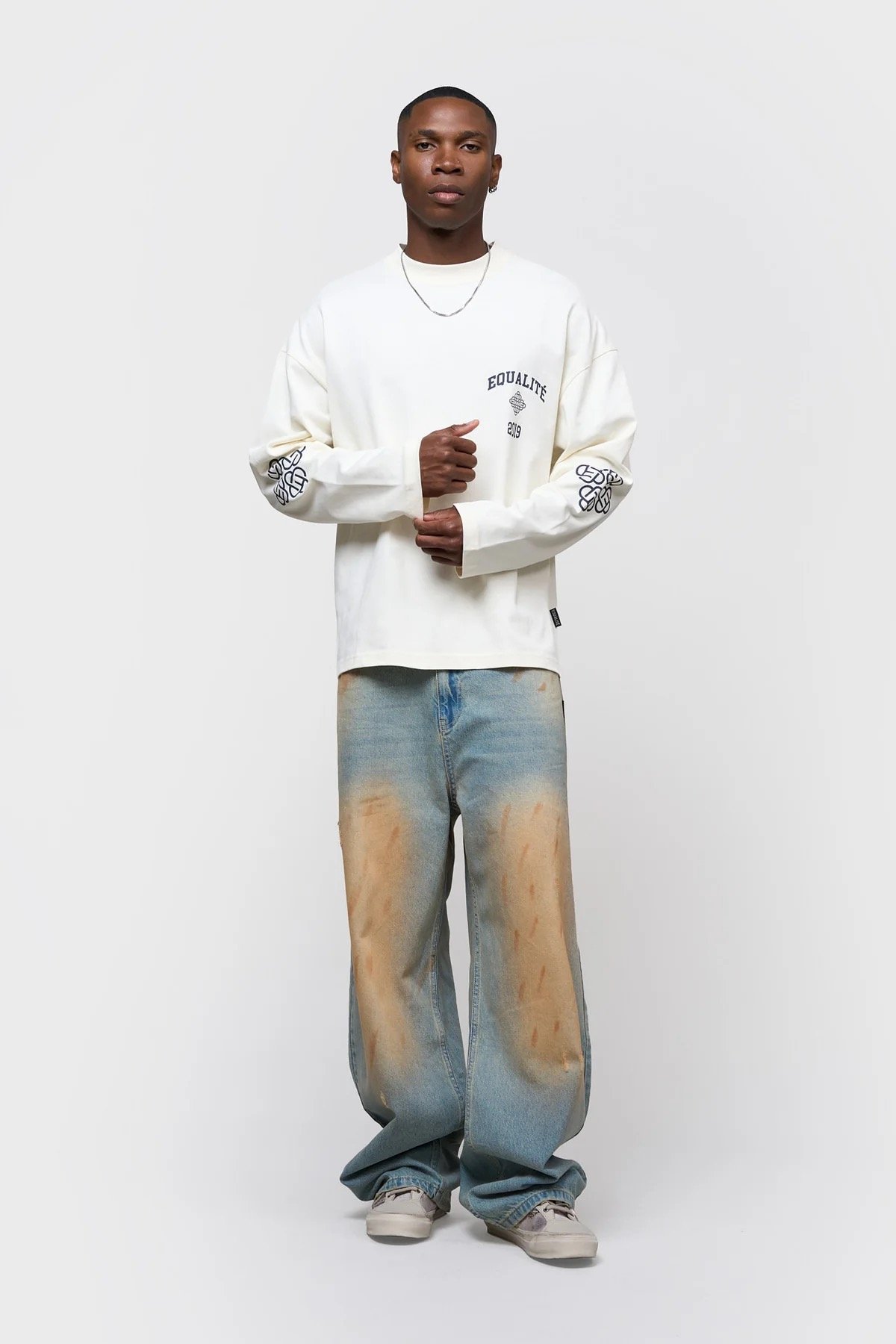 EQUALITÉ ISA OVERSIZED LONGSLEEVE TEE OFF-WHITE