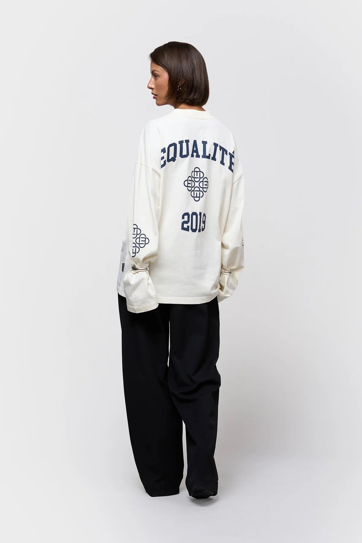EQUALITÉ ISA OVERSIZED LONGSLEEVE TEE OFF-WHITE
