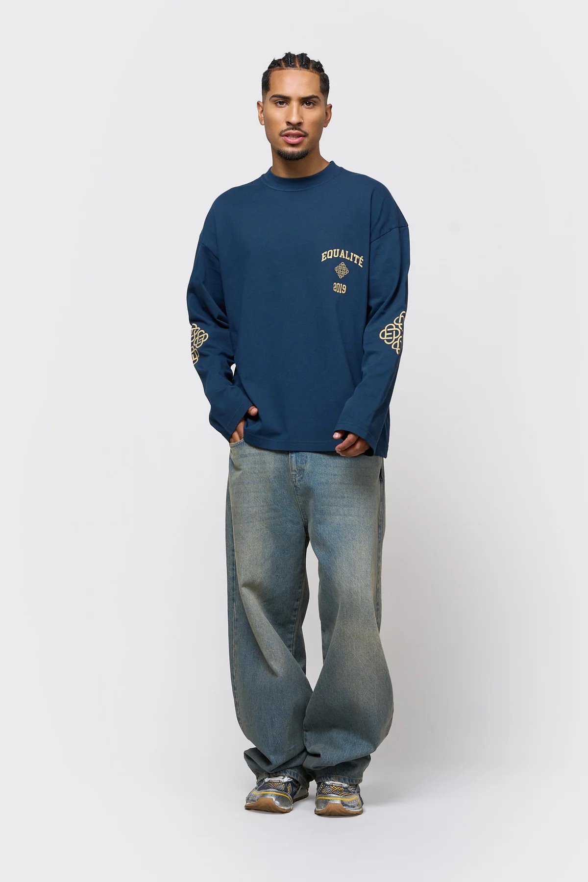 EQUALITÉ ISA OVERSIZED LONGSLEEVE TEE WASHED NAVY