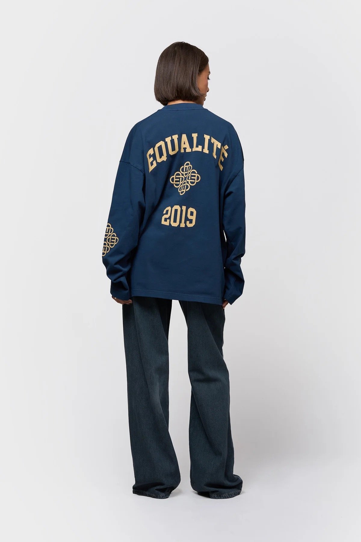 EQUALITÉ ISA OVERSIZED LONGSLEEVE TEE WASHED NAVY