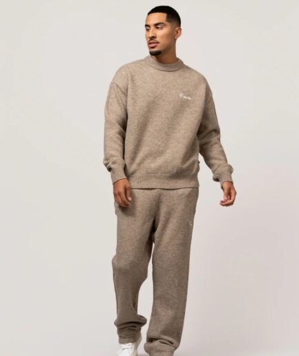EQUALITÉ: FLUFFY KNIT TRACKSUIT TAUPE