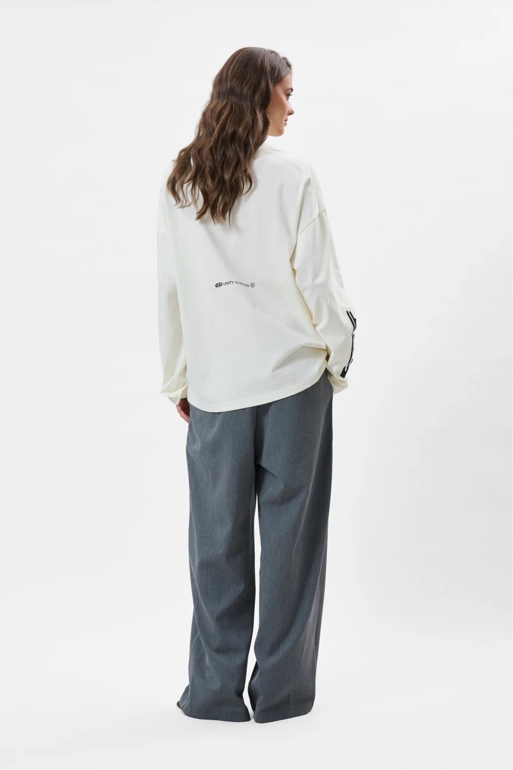 EQUALITÉ EQLT OVERSIZED LONGSLEEVE TEE OFF-WHITE