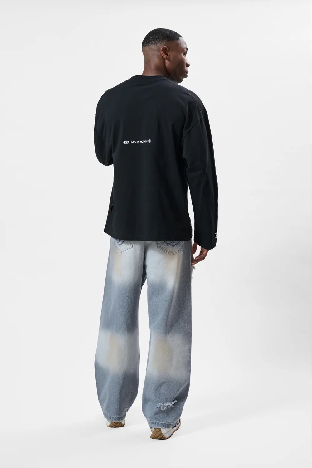 EQUALITÉ CELESTE OVERSIZED LONGSLEEVE TEE BLACK